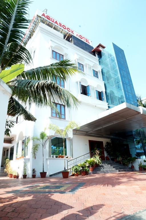 Aquarock Hotel Kazhakuttam Exterior photo